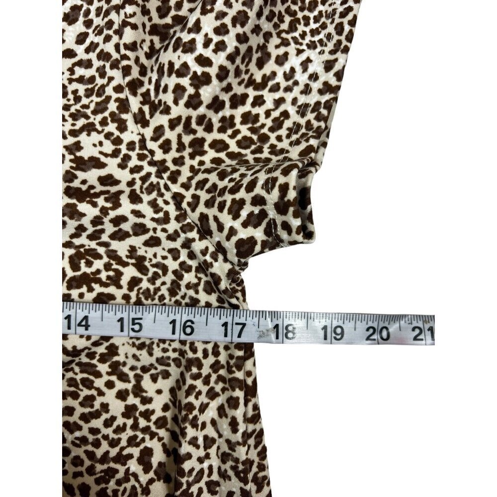 LulaRoe Women's Short Animal Print w/ Pockets - Picture 3 of 7